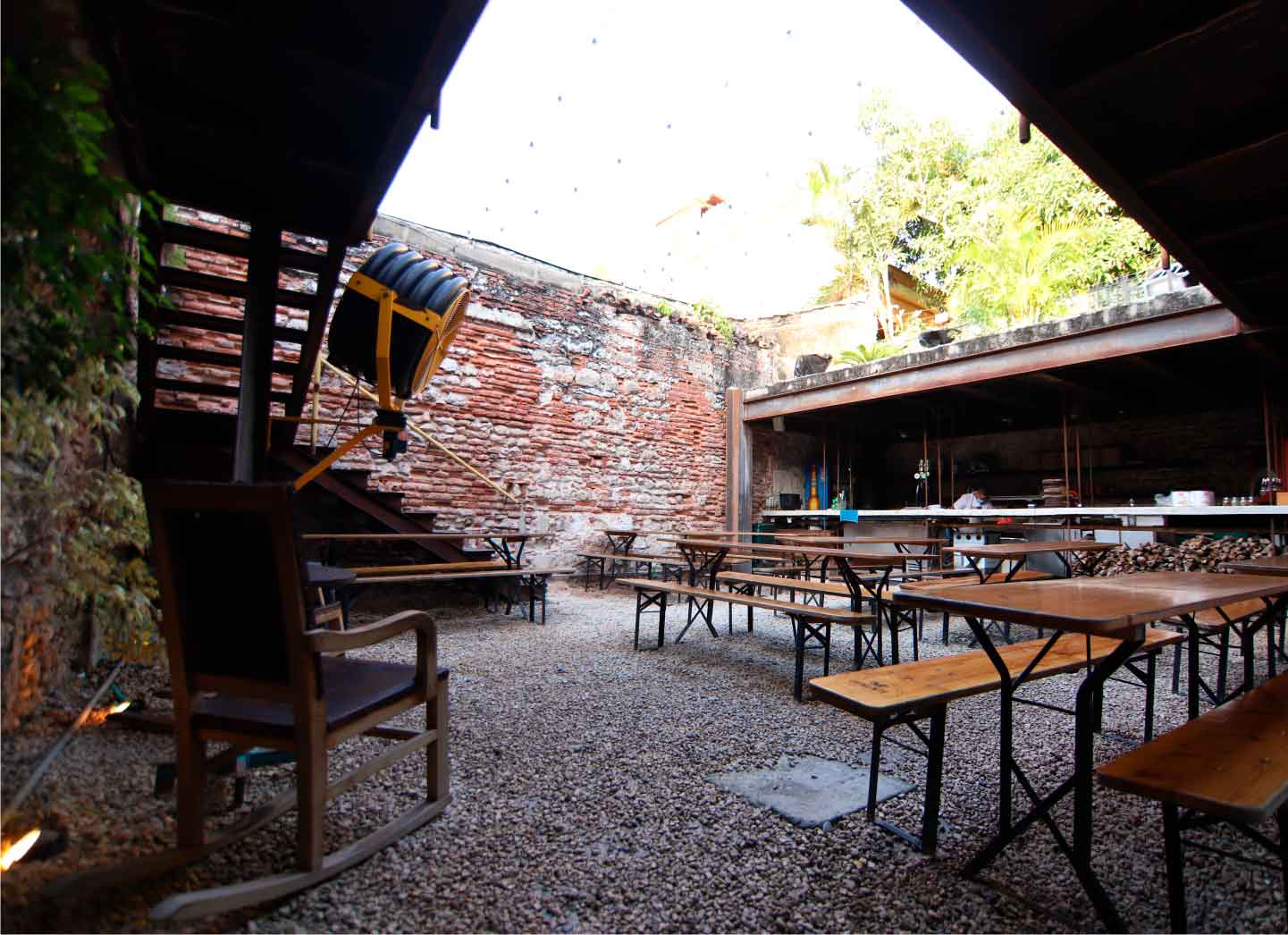 Demente: un bar para locos cuerdos